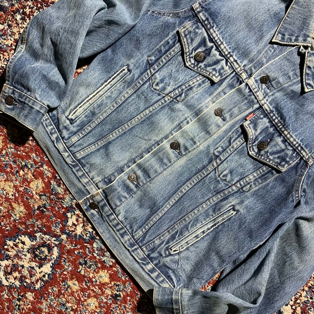 Vintage 80s Levi's Light Blue Denim Jacket - Picture 6 of 9